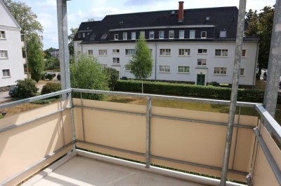 Moderne Whg. mit Laminat + Balkon im Heimgarten / frei ab 1.3.25