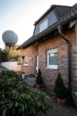 Komfortables Einfamilienhaus mit Garage und Garten! Bj. 2004! Frei verfügbar! ***PROVISIONSFREI***