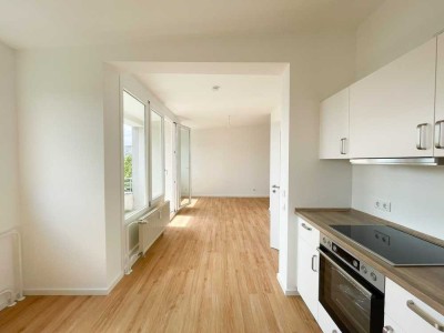 Helle Single-Wohnung mit Loggia und Einbauküche