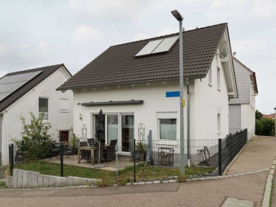 Neuwertigeres Einfamilienhaus mit durchdachtem Grundriss und hochwertiger Ausstattung