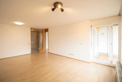 Gepflegte 2-Zimmer-Etagenwohnung mit Balkon und Garagenstellplatz in Stuttgart-Riedenberg
