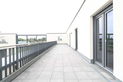 Penthouse-Traum mit Weitblick: elegante 4,5-Zimmer-Wohnung, große Dachterrasse, Markenküche, 2 Bäder