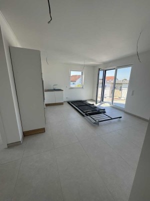 Exklusive 4-Raum-Dachgeschosswohnung mit gehobener Innenausstattung mit Balkon und EBK in Marburg