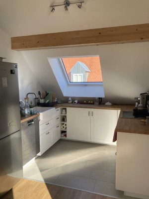 Herrliche 3-Zimmer-Dachgeschosswohnung mit gehobener Innenausstattung mit Balkon in Wolnzach - Mitte