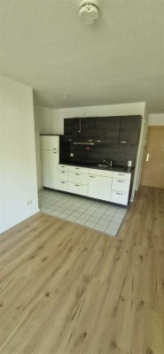 Günstige 1-Zimmer mit Dusche Tiefgarage, Terrasse und EBK in beliebter Lage!