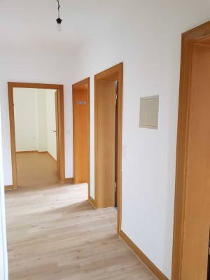 Ansprechende und modernisierte 3-Zimmer-Wohnung mit Balkon und Einbauküche in Diekholzen