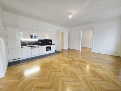 Zeitlos schöner Altbauflair trifft moderne Ausstattung - 2 Zimmer, Wohnküche -- Margaretenstraße