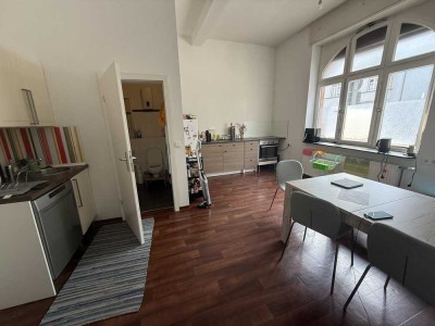 Attraktive Jugendstil 2,5 ZKB im Herzen der Stadt!