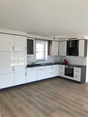 Helle moderne 4 Zimmer Wohnung mit Dachterrasse in zentraler Lage von Kaltenkirchen zu vermieten