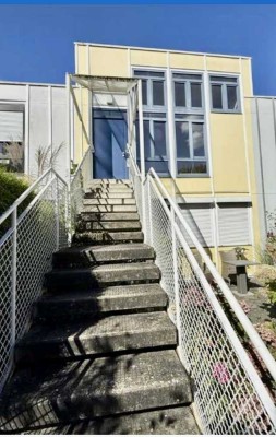 ** Gepflegtes 2 Parteienhaus in ruhiger zentraler Lage **