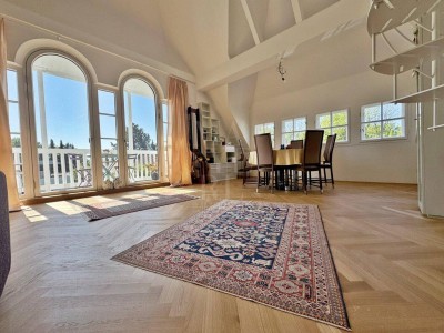 Dachterrassenwohnung mit Weitblick und Altbaucharme - Zweitbezug nach Komplettsanierung