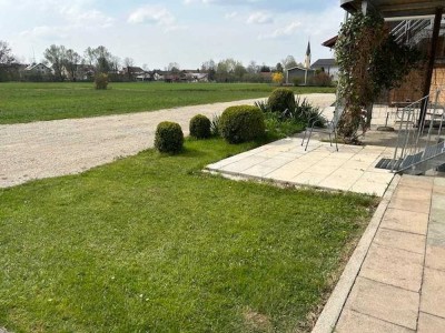 Sonnige Erdgeschoss/Whg in ländlicher grüner Ortsrandlage.