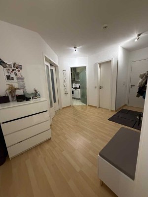 Im Herzen von Kelkheim: Helle 3-Zimmer-Wohnung mit Balkon und Parkplatz in Tiefgarage