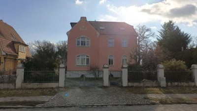 Villa mit 3 Wohnungen, hochwertig saniert