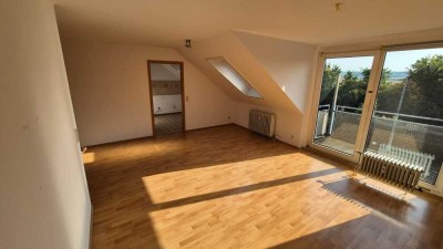 Sehr schöne 3 Zi. Whg. in guter und ruhiger Lage mit großem Balkon