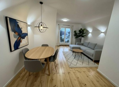 Dachgeschoß mit Terrasse und herrlichem Grünblick in edler Villa mitten in Hietzing.