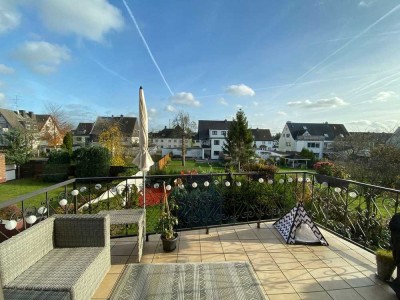Gepflegte 3 Zimmer Wohnung 96m2 mit Küche, Balkon und Stellplatz