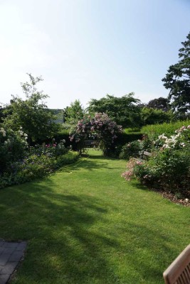 Wunderschöne moderne Wohnung mit Garten