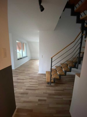 Moderne 3 Zimmer Maisonette-Wohnung mit Balkon in Hockenheim