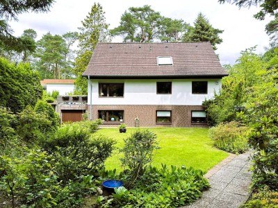 GROSSZÜGIGES HAUS AUF TRAUMHAFTEN GRUNDSTÜCK:
IDYLLISCHE LAGE SÜDLICH DES STADTPARKS