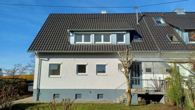 Sie suchen ein neues Zuhause für Ihre Familie? DHH mit großem Garten und Garage
