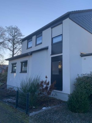 Modernisiertes Einfamilienhaus mit traumhaftem Garten in Isernhagen NB