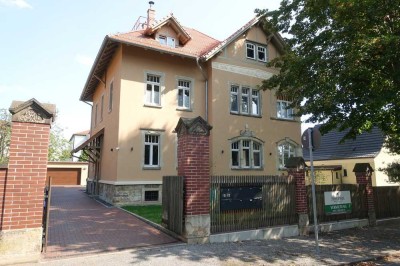 Exkl. 3-Zi.-Etagenwohnung mit großem Balkon, Terrasse und Gartenanteil in Radebeul-Oberlößnitz