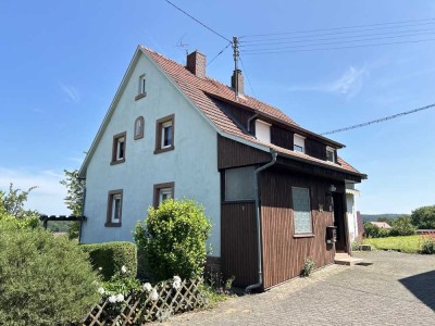 Einfamilienhaus mit Scheune und großem Grundstück!