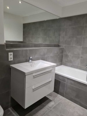 *** Wunderschöne 3-Raum Wohnung mit Fußbodenheizung und Balkon! WE 02
