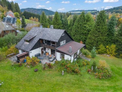 Einfamilienhaus mit Einliegerwohnung auf riesigem Anwesen in Randlage mit zusätzlichem Baufenster