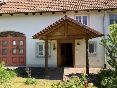 Großzügiges ehem. Bauernhaus mitten in Erolzheim