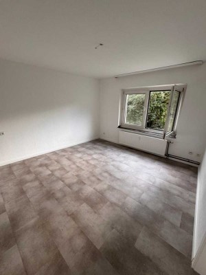 Schöne 3-Zimmer-Erdgeschosswohnung mit kleinem Balkon