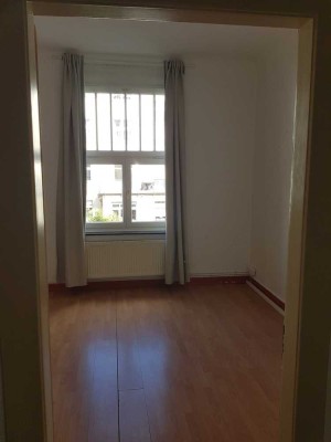 Altbauwohnung mit Balkon in Köln-Klettenberg