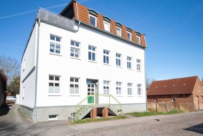 ! 4-WE-Paket im 5WE-Haus ! Kapitalanlage in Eldena mit Optimierungspotential - 3 von 4 WEs vermietet