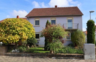 1 - 2 Fam. Haus mit Garten und Garage