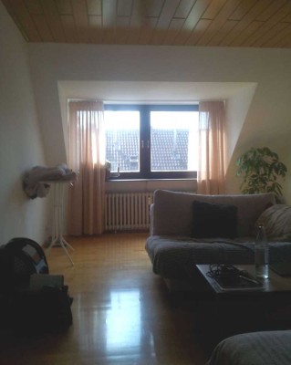 KR Uerdingen: Zentral gelegen, gut aufgeteilt, Balkon, Bad mit Fenster  und Wanne!