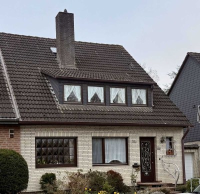 Ideal für Familien! Geräumige Doppelhaushälfte mit Garage, Balkon und Garten in Hilden-Süd