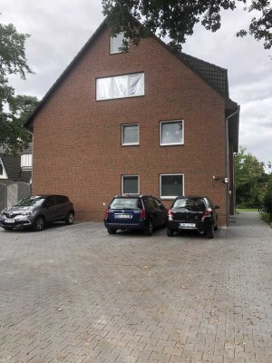 Ansprechende 2-Zimmer-DG-Wohnung mit EBK