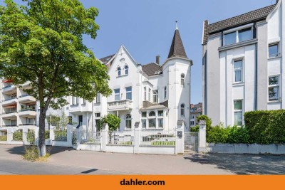 Historisches Stadthaus mit Rheinblick - Wohnen mit Stil in Oberkassel
