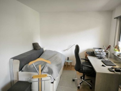 Furnished 1-room appartment with balcony; kitchenette & washing machine included