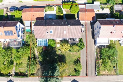 *Zwei Häuser – viele Möglichkeiten*Doppelhaus in BB bestehend aus Einfamilien- & Zweifamilienhaus*