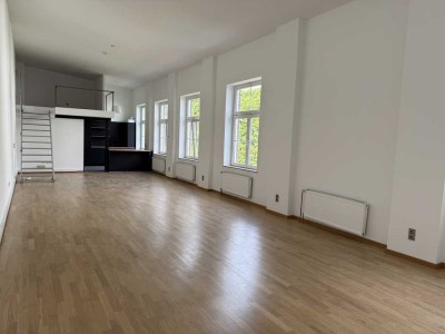 Lichtdurchflutetes Loft in Düsseldorf-Unterbilk.