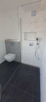 Geschmackvolle 4-Raum-Wohnung mit luxuriöser Innenausstattung mit Balkon in Heiligenhaus