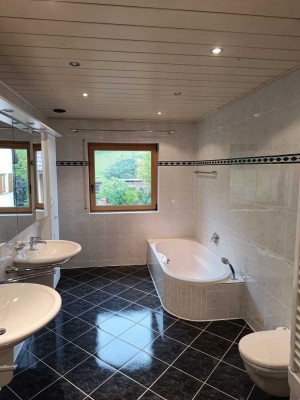 Helle, renovierte 3 Zimmer Wohnung in ruhiger Lage