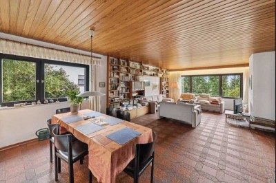 Traumhaftes Einfamilienhaus mit Einliegerwohnung, sonniger Terrasse und herrlicher Aussicht