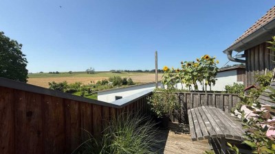 LANDTRAUM FÜR INDIVIDUALISTEN! Neu ausgebaute 5-Zimmerwohnung mit über 32 m² Balkon
