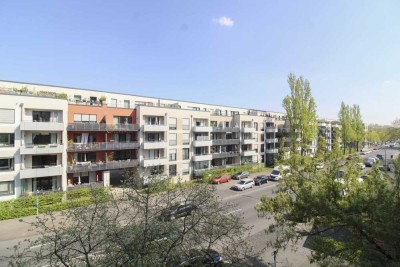Bezugsfrei! Eigentumswohnung mit 3 Zimmern und großer Loggia in Köln-Ehrenfeld