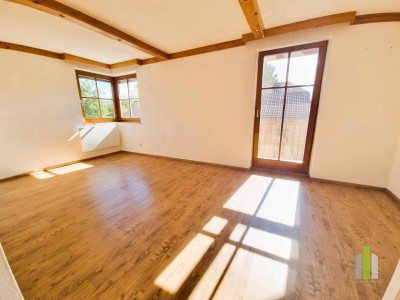 Attraktive 3-Zimmer-Dachgeschoß-Wohnung mit Balkon und Tiefgarage