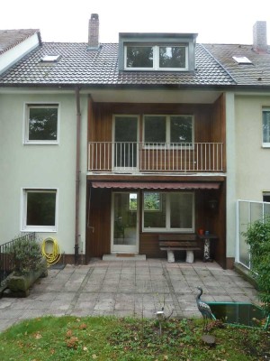 Geräumiges 6-Zimmer Reihenhaus in Nürnberg-Zerzabelshof