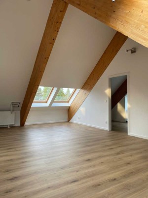 Helle Dachgeschosswohnung  - saniert-